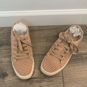 Cute blush/tan sneakers